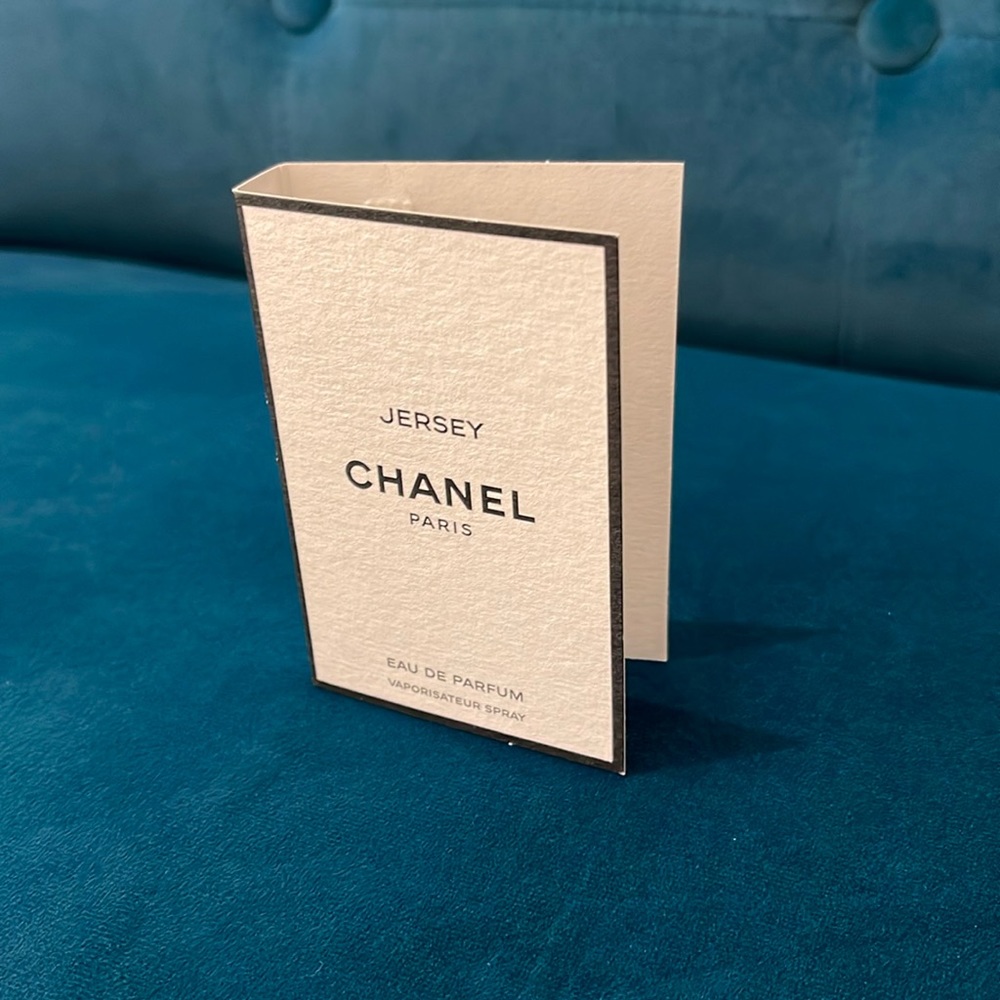 Chanel jersey 1.5 mL perfume carded sample